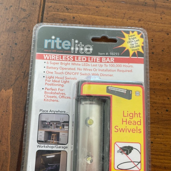 Portable Swivel Light Head - Wireless LED Lite Bar. - Picture 3 of 3